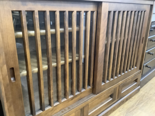 サイドボードの葉山ガーデン