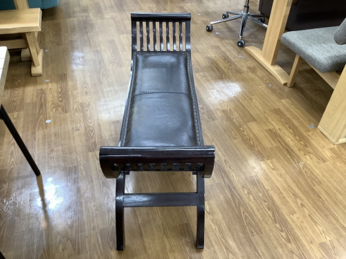 カルティニベンチのブラウン