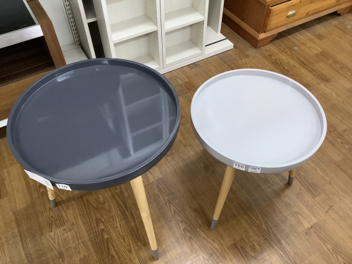 生活家具のテーブル