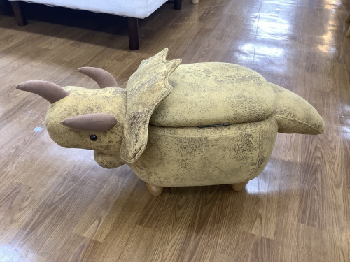 トリケラトプススツールの収納付