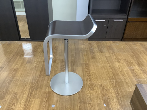 ADALのカウンターチェアー