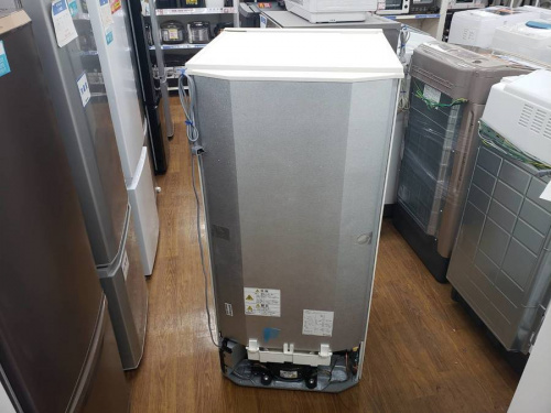 2ドア冷蔵庫のAQUA　アクア