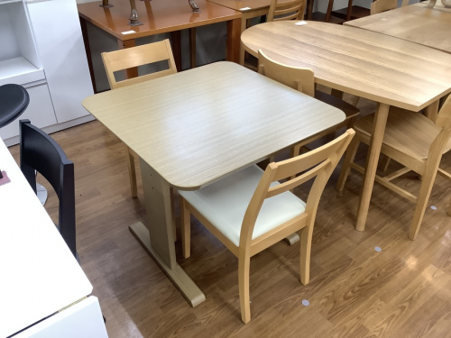 家具のダイニングセット