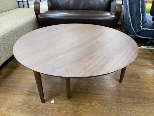 生活家具のテーブル