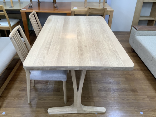 テーブルのダイニング3点セット