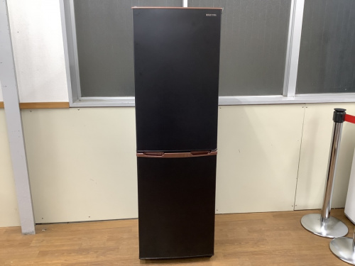 冷蔵庫の2ドア冷蔵庫