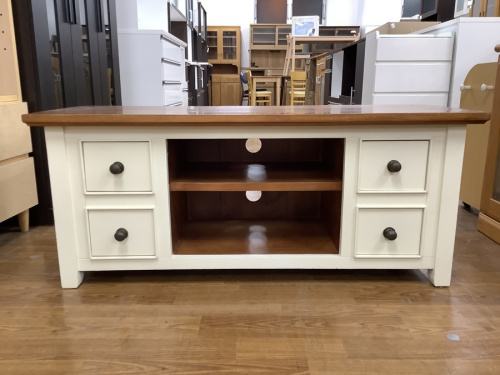 ローボード・テレビ台のアンティーク調