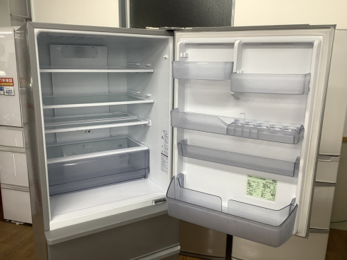 4ドア冷蔵庫のAQUA