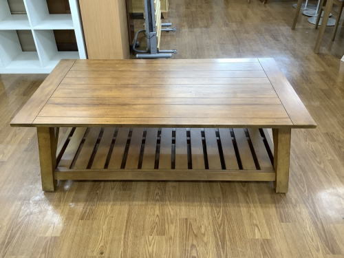 テーブルのETHAN ALLEN