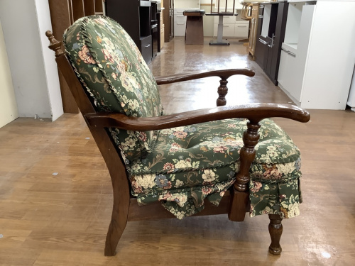 飛騨産業のアームチェア