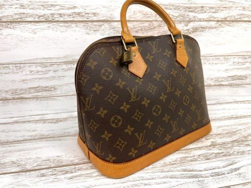 LOUIS VUITTONのモノグラム