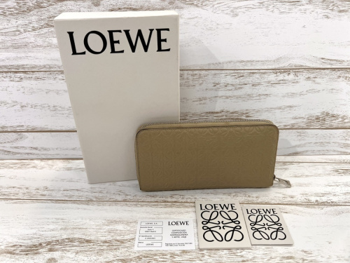 財布のLOEWE