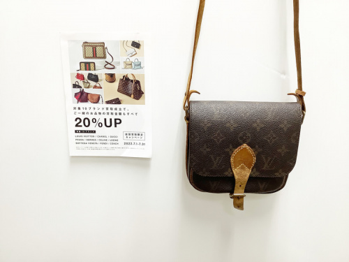 バッグ・財布のモノグラム