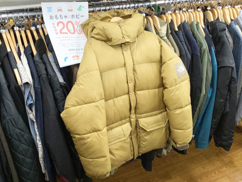 アウトドアのダウンジャケット