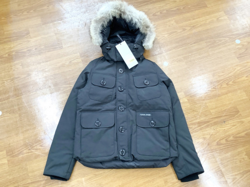 ダウンジャケットのカナダグース