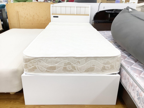 マットレスのシングルベッド