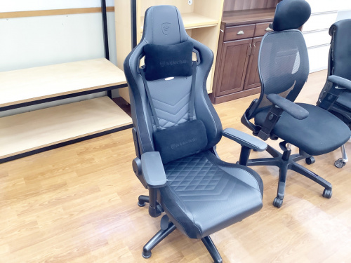 家具のゲーミングチェア