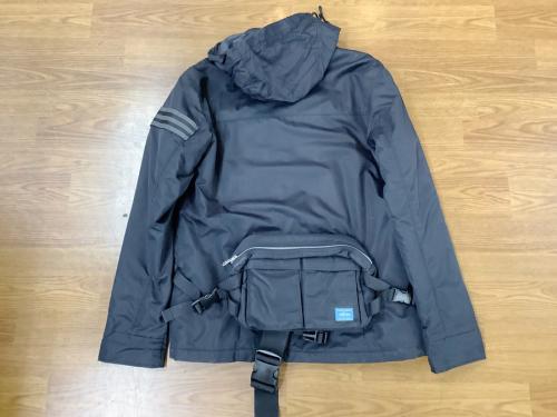 ダウンジャケットのadidas×PORTER