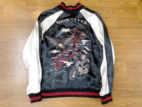 スカジャンのブルゾン