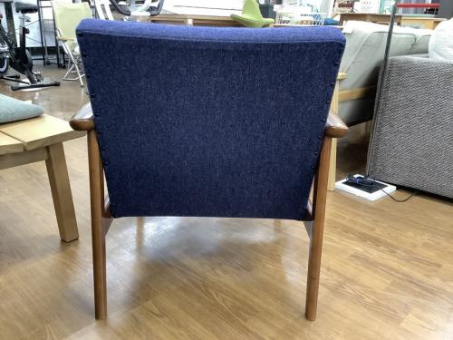 1人掛けソファーのカリモク60