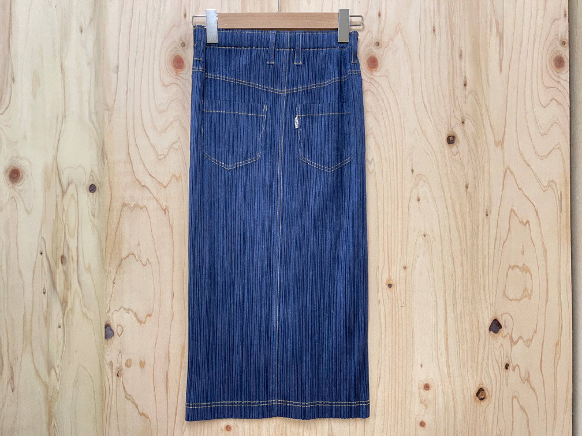 PLEATS PLEASE（プリーツプリーズ）のデニム転写プリントプリーツ