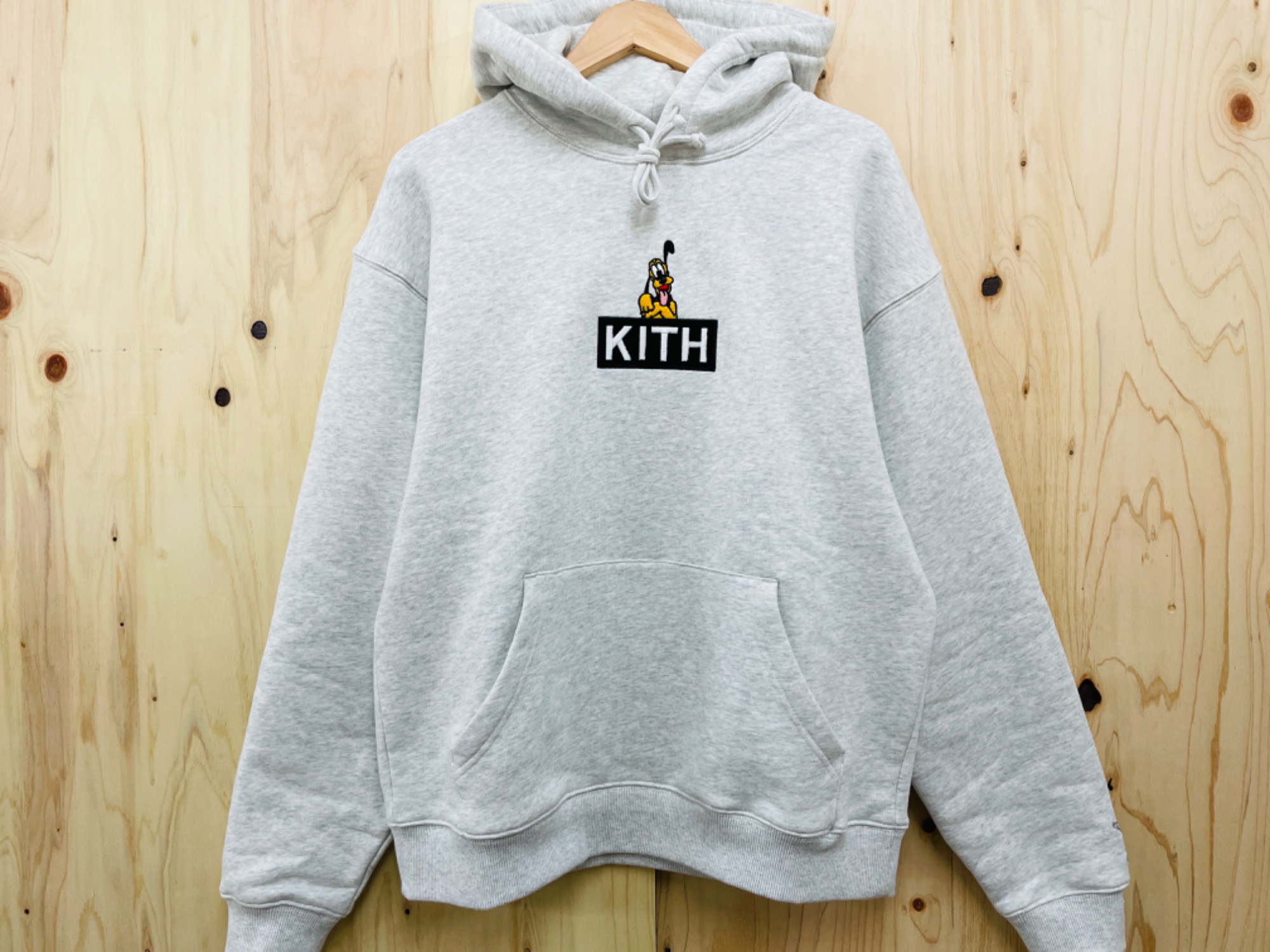 KITH（キス）Disneyコラボ プルオーバーパーカーをご紹介！｜2024年03