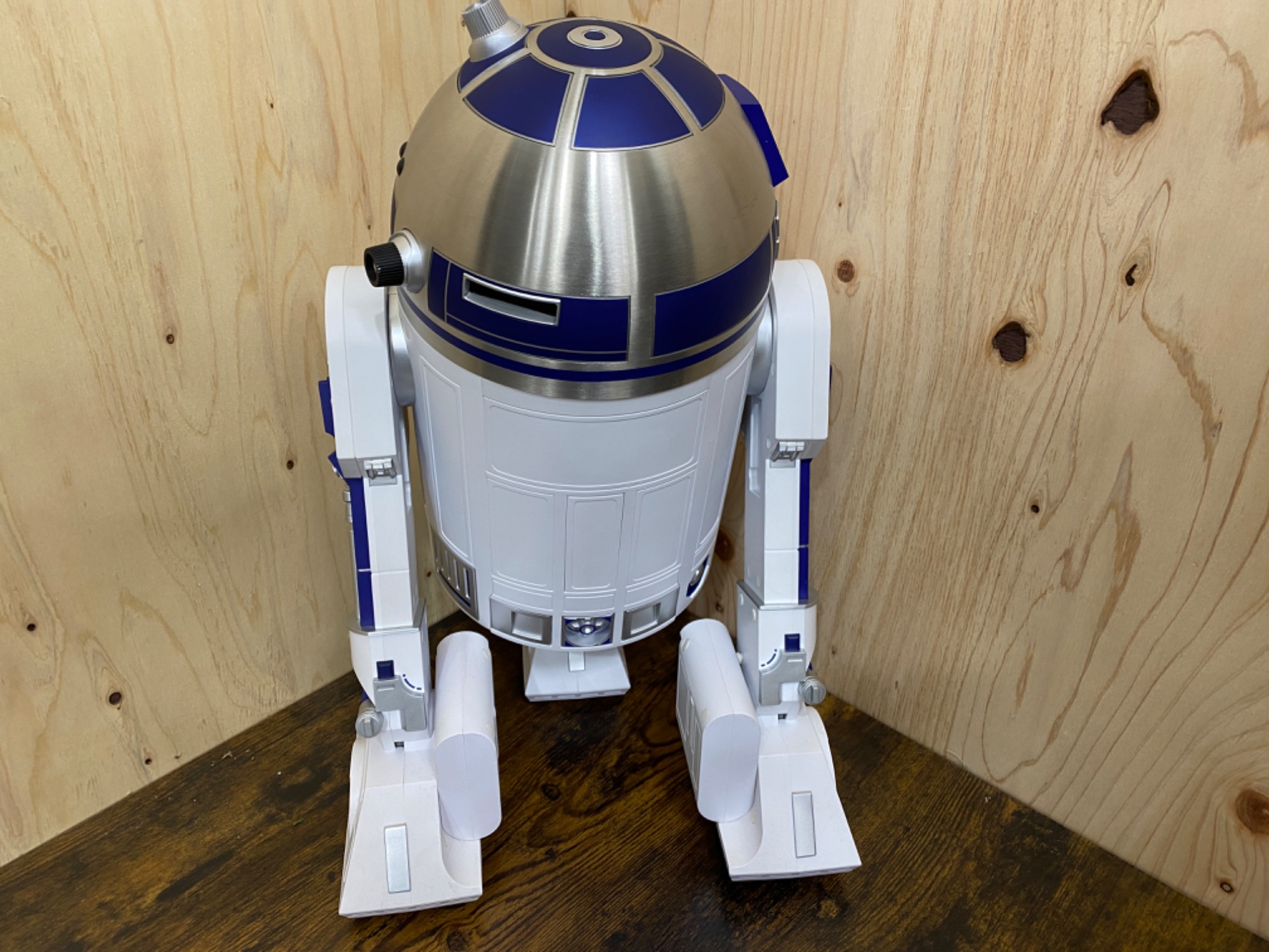 『スター・ウォーズ』 R2-D2 [並行輸入品] 楽天市場】生産終了品 Thinkgeek STAR WARS スターウォーズ R2