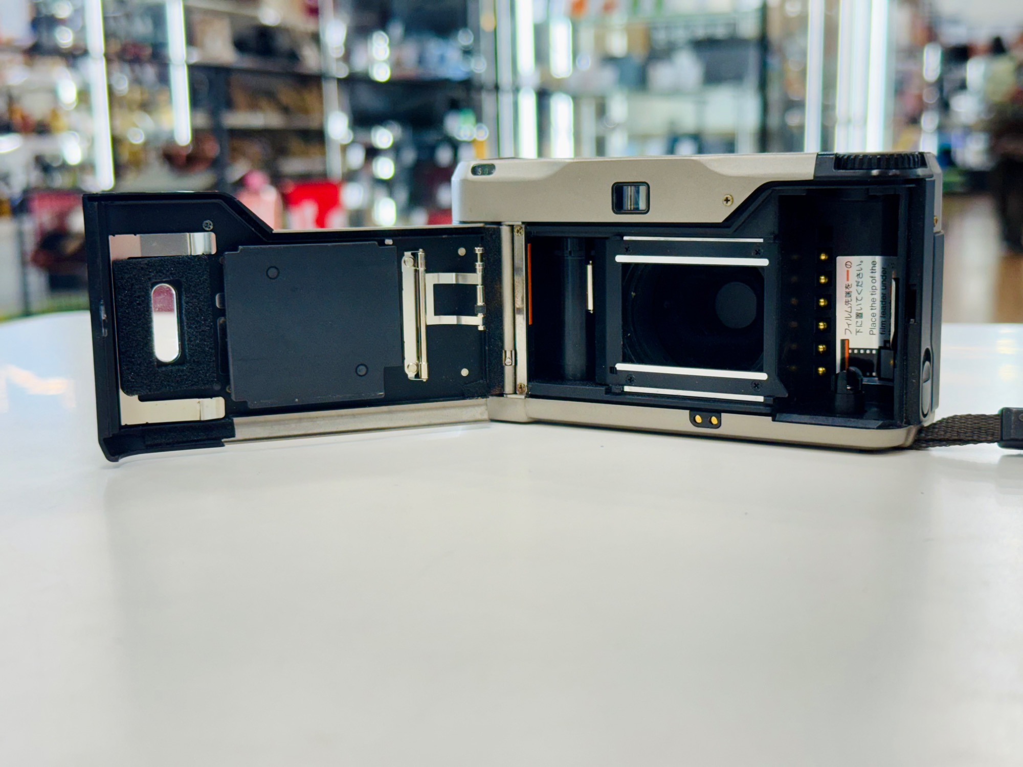 フィルムカメラの名機 CONTAX T2 買取入荷しました！｜2025年06