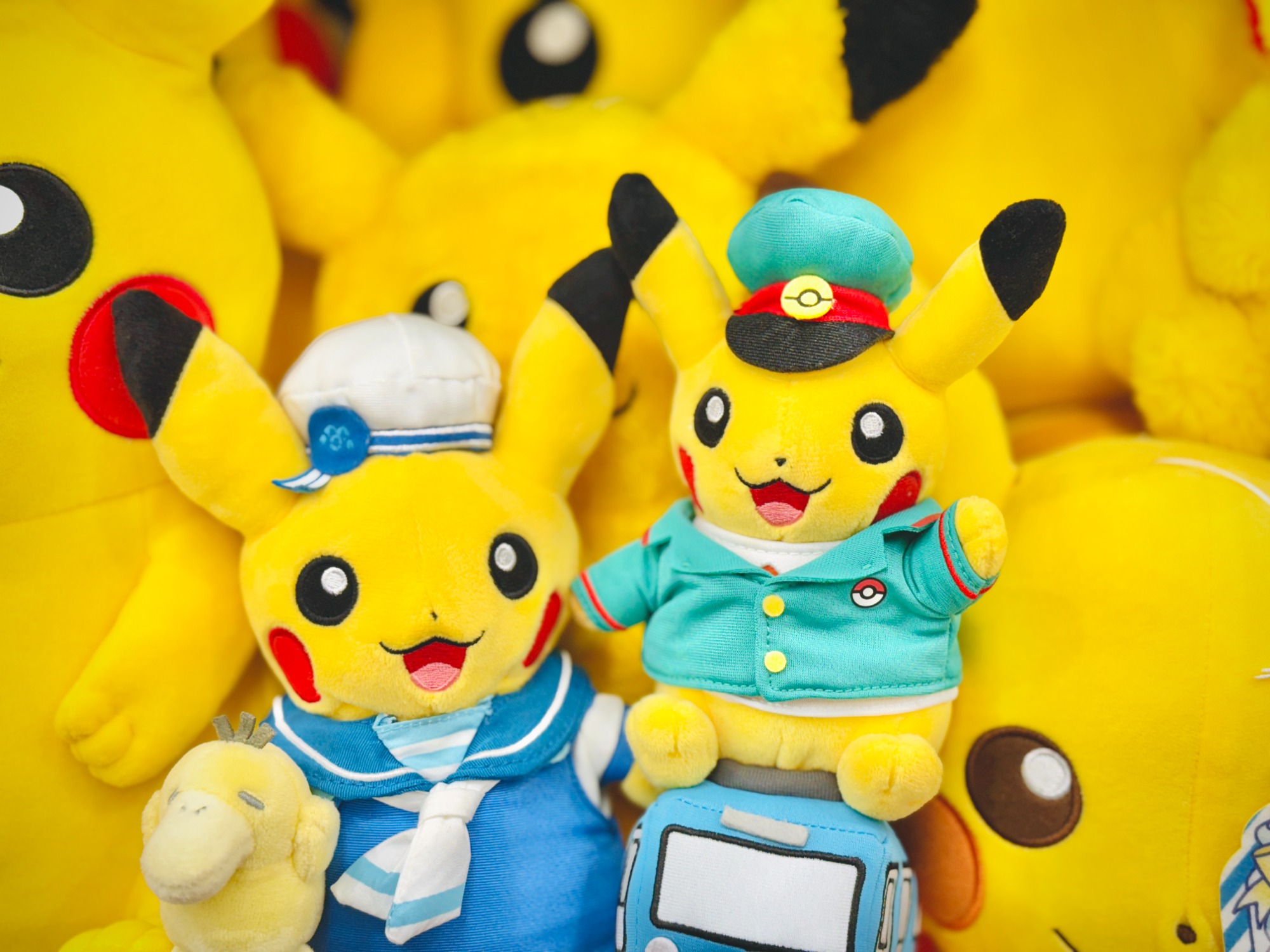 ホビー買取強化中】 コダック抱っこピカチュウ & 電車ピカチュウ