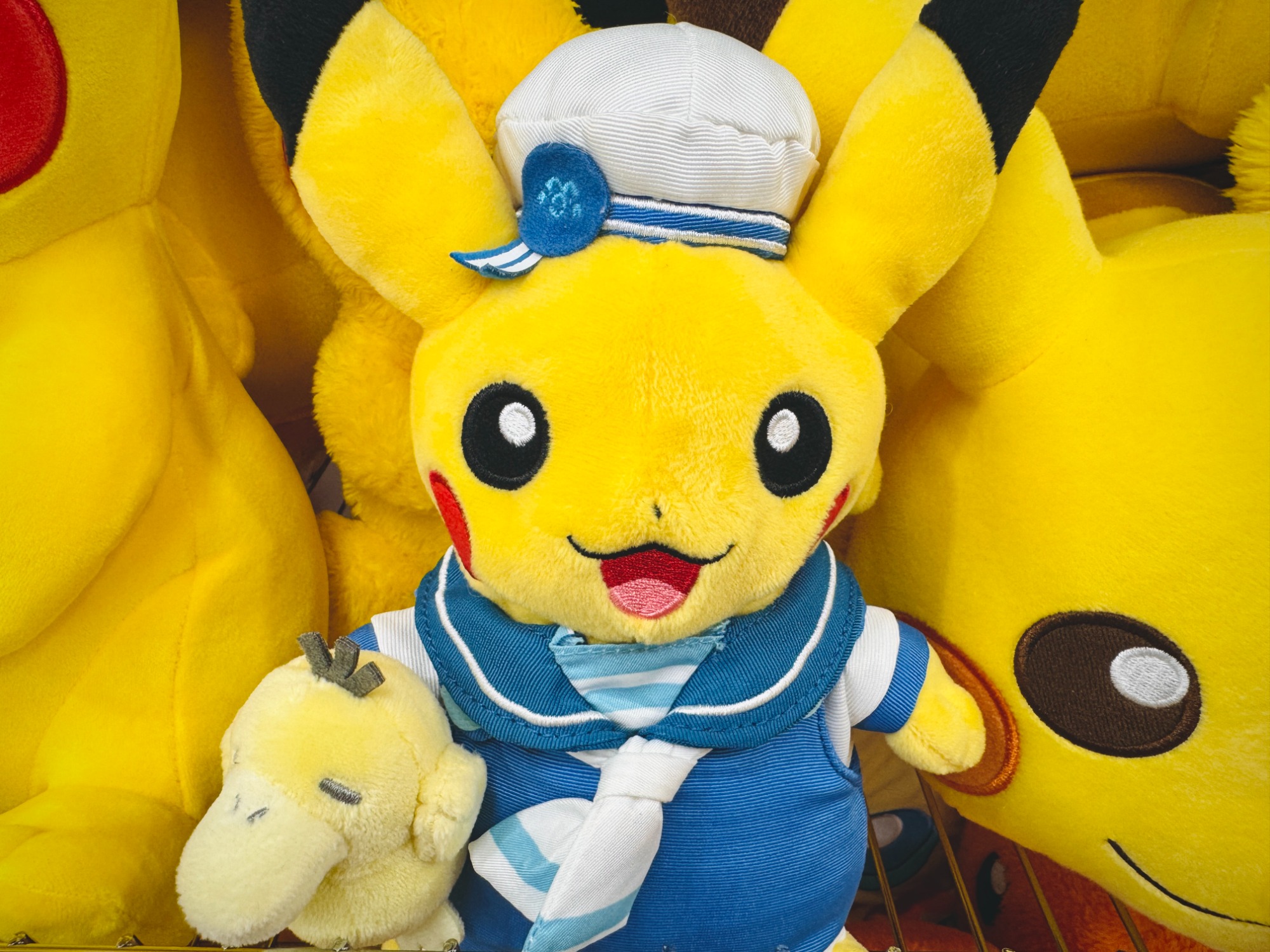映画　名探偵ピカチュウ　コダック　フィギュア　セット Amazon.co.jp: Detective Pikachu Battle Action Figure 6-Pack