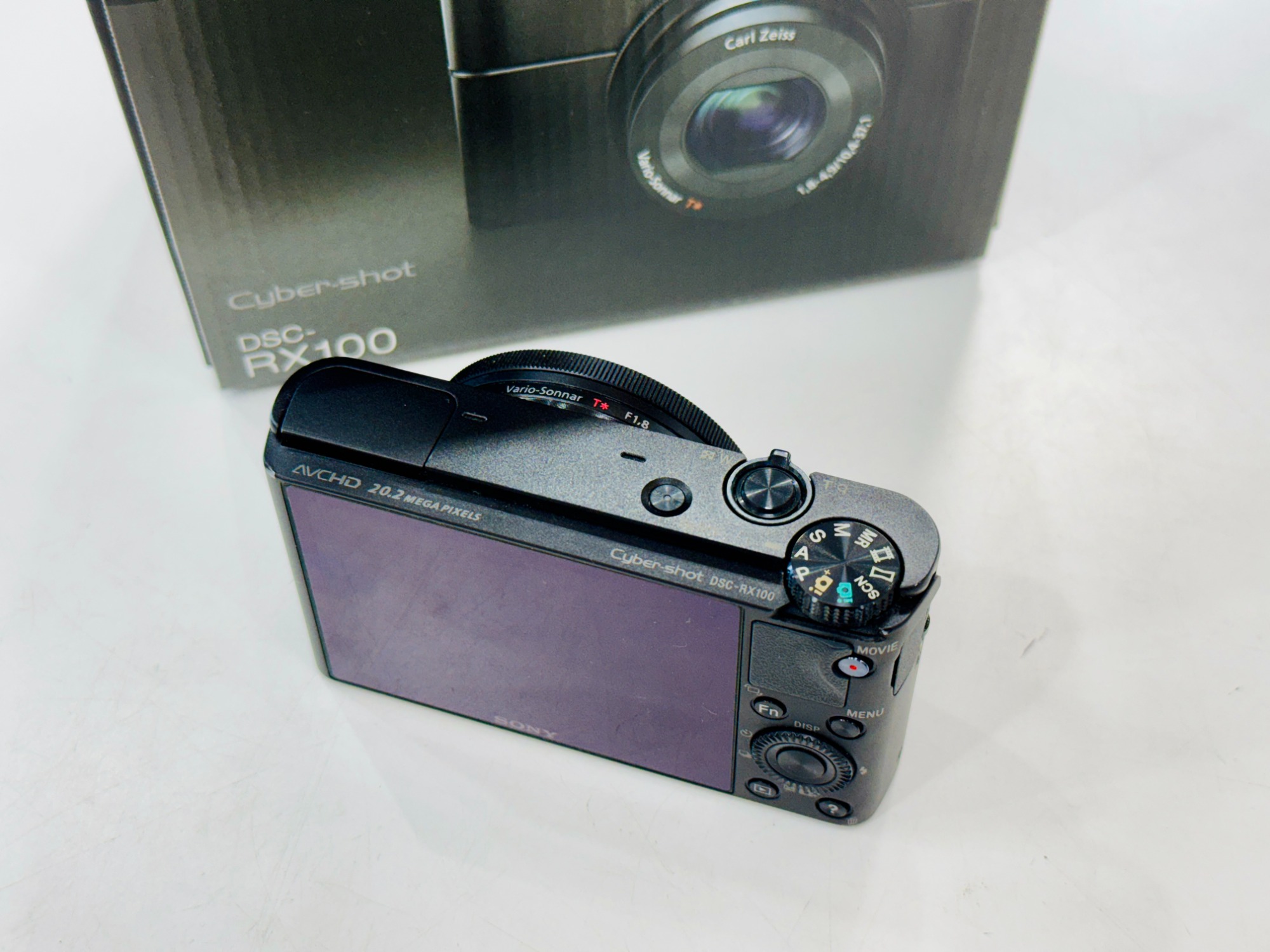 カメラ買取強化中】SONY サイバーショット DSC-RX100 買取入荷