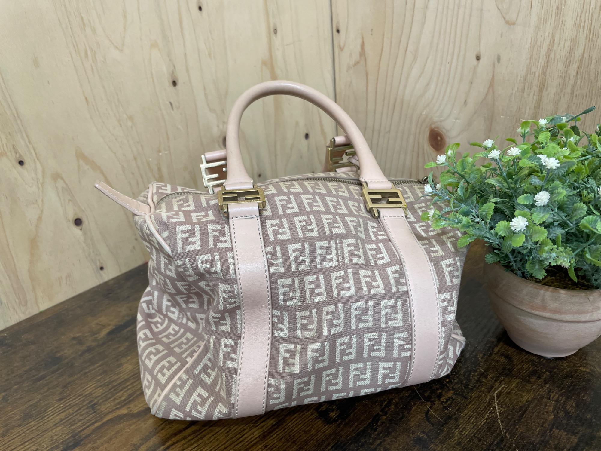 早い者勝ち　フェンディ　ズッキーノ FENDI フェンディ ズッキーノ柄 ハンドバッグ ロゴ 総柄 手提げ