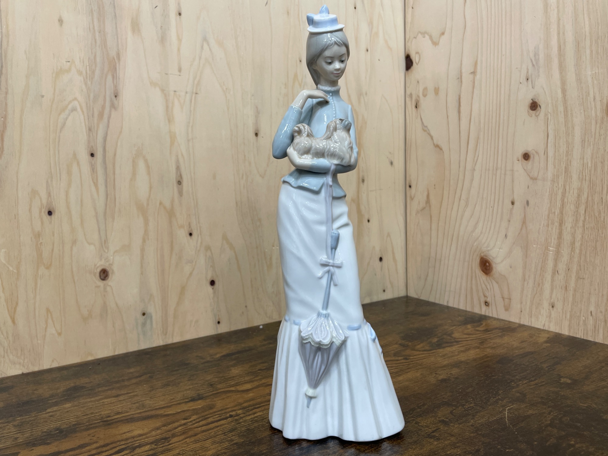 LLADRO 『仔犬とお散歩』買取入荷致しました！｜2025年10月31日