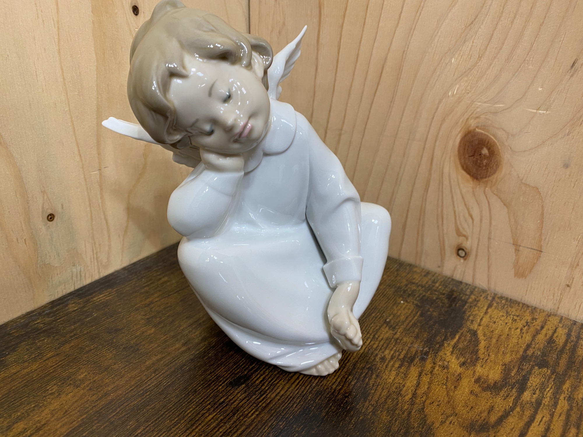 LLADRO (リヤドロ）フィギュリン『天使の考えごと』買取入荷致しました