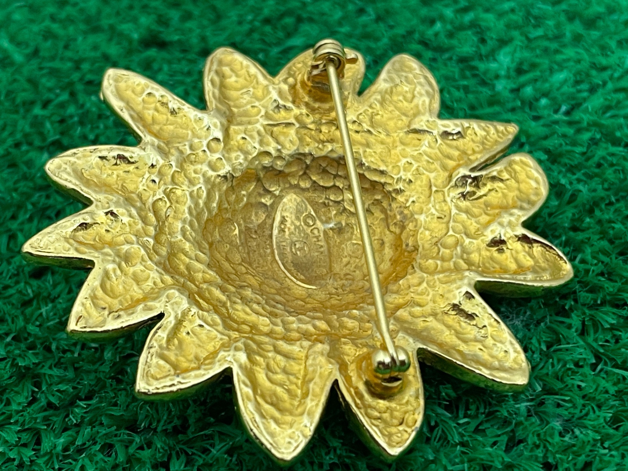 CHANEL(シャネル）ライオンモチーフのブローチ 買取入荷致しました