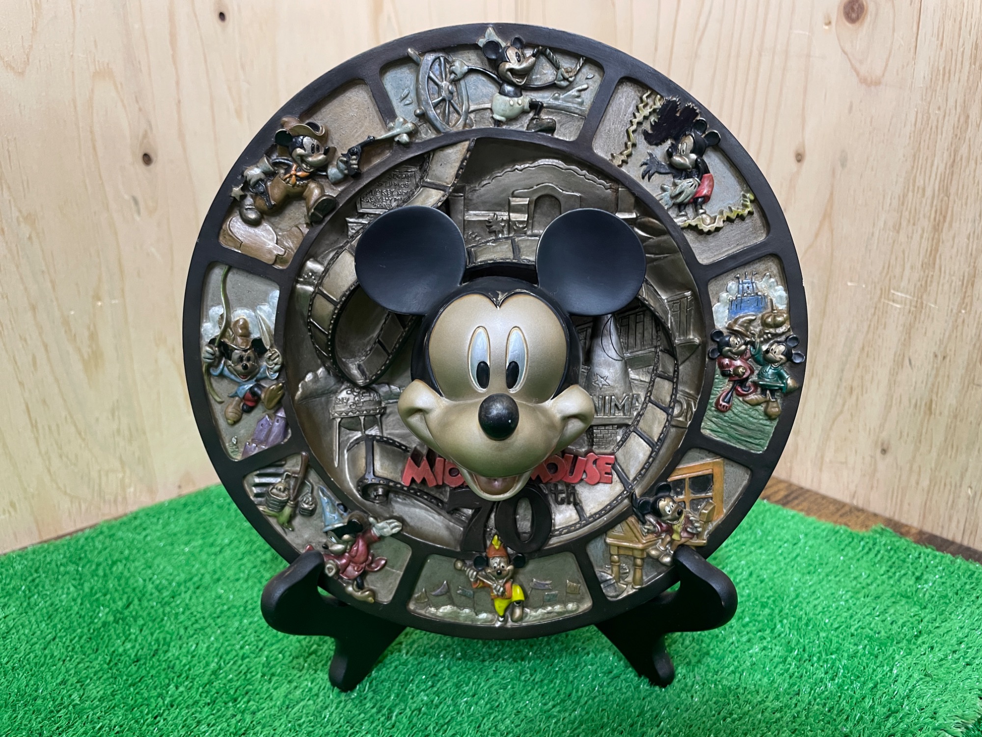 Disney(ディズニー) ミッキー70周年記念プレート 買取入荷しました