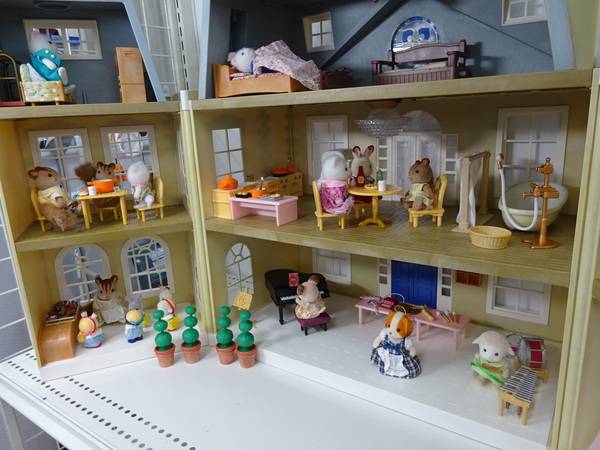 イギリス版特別輸入品！シルバニアファミリー販売しています