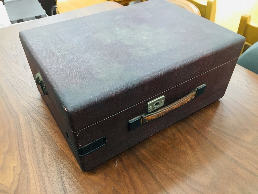 スマホで購入】コロムビアのポータブル蓄音機（アンティーク品）のご