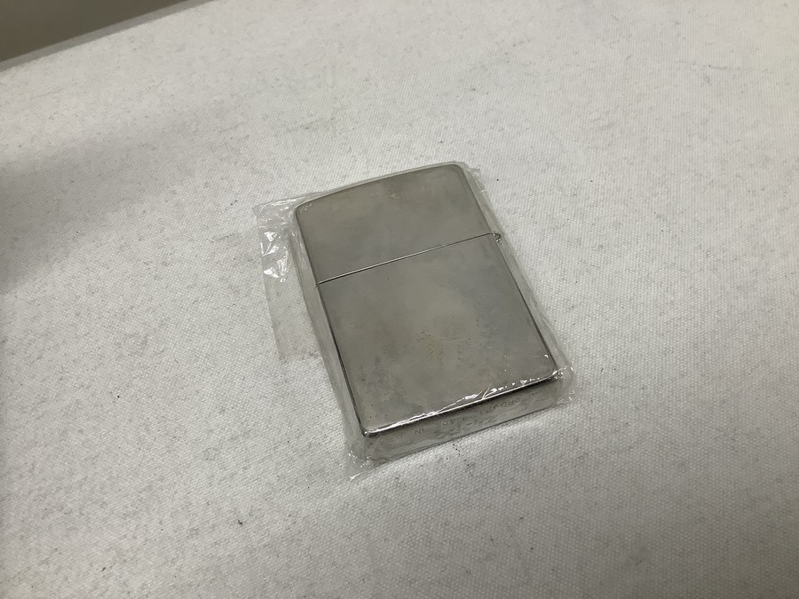 NEW RARE 2014 ZIPPO SPECIAL EDITION 3D ROCK GOLDEN LIZARD