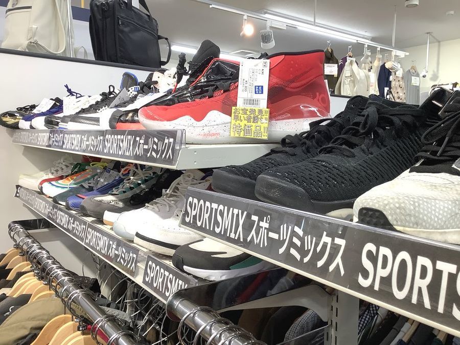 トライバルカラーがかっこいい!!Reebokのハイカットスニーカーを