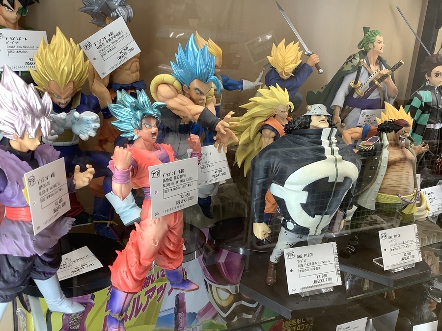 ワンピースフィギュアと亀仙人フィギュアとB品ワンピースフィギュア 武天老師、亀仙人フィギュアのご紹介です。｜2022年05月05日