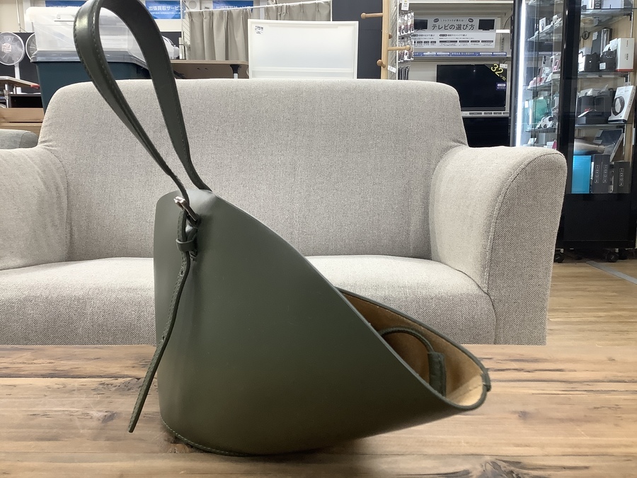 本日の新入荷商品。【JIL SANDER】ソンブレロのハンドバッグ