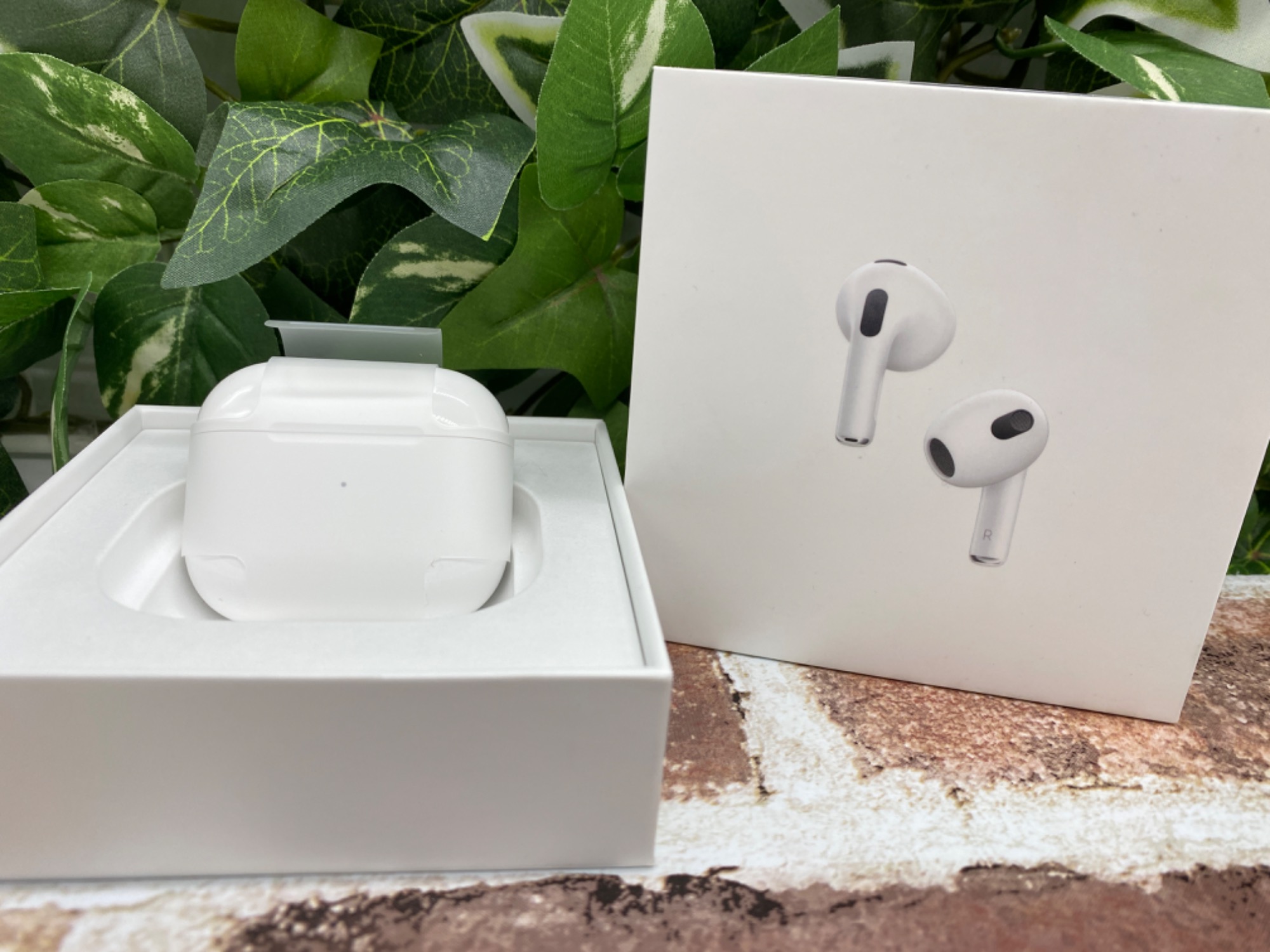 AirPods(第3世代)の未使用品が入荷しました！！アップル製品も
