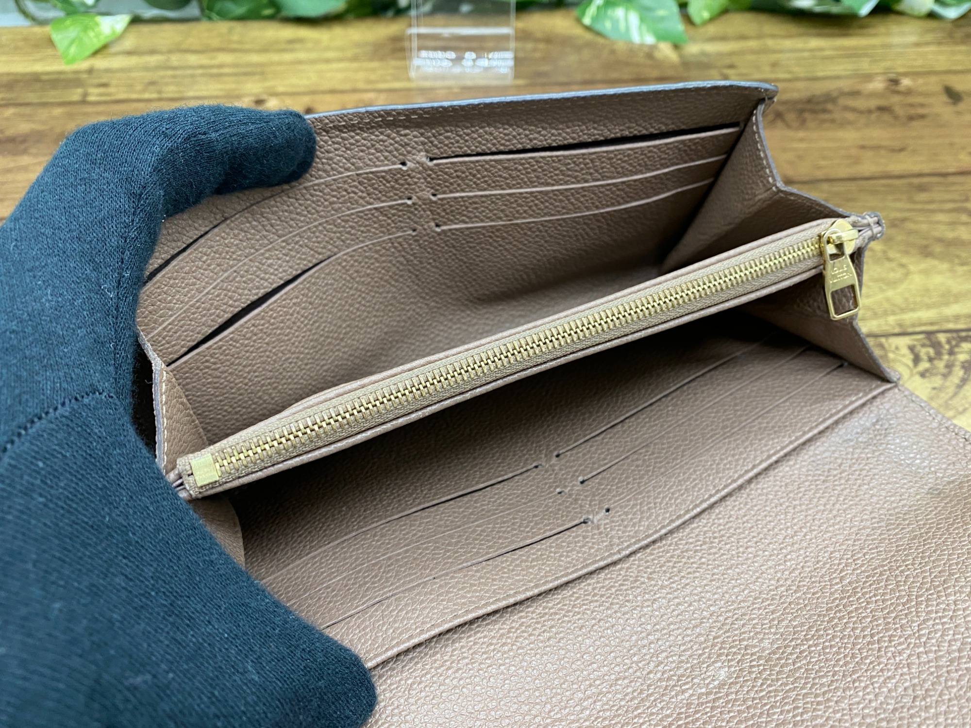 新しく入荷したLOUIS VUITTON（ルイヴィトン）の財布を2点ご紹介