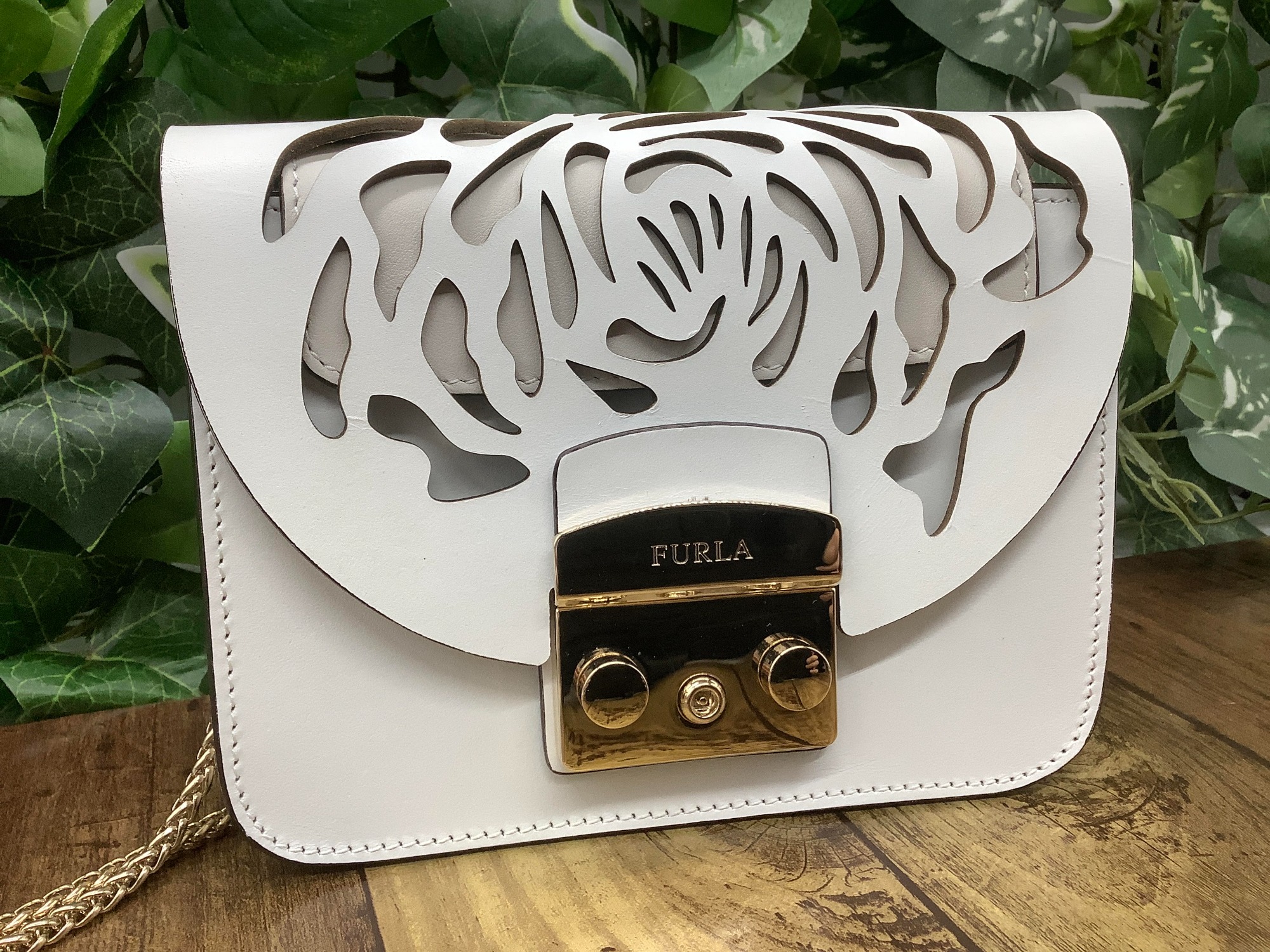 FURLA/フルラ】チェーンショルダーバッグのご紹介です！｜2024年04月20