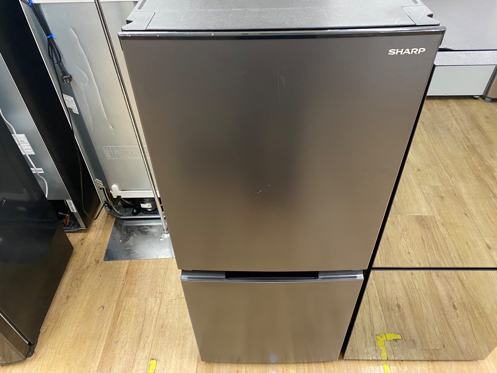 MITSUBISHI（三菱）の２ドア冷蔵庫2016年製（MR-P15EZ）です。【トレファク東大阪店】 中古 2ドア冷蔵庫 146L 自動霜取りファン式 三菱 ブラック MR