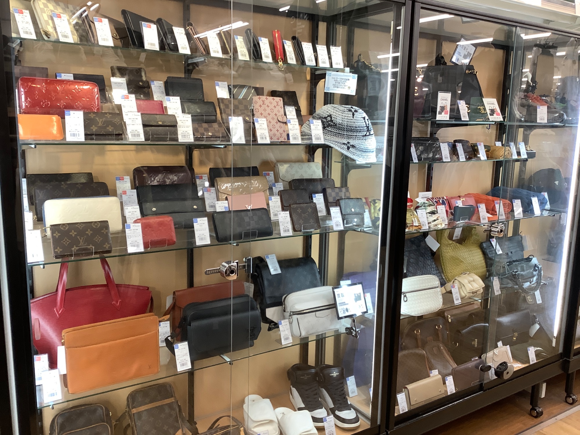 新入荷したLOUISVUITTON(ルイヴィトン)の商品をご紹介します
