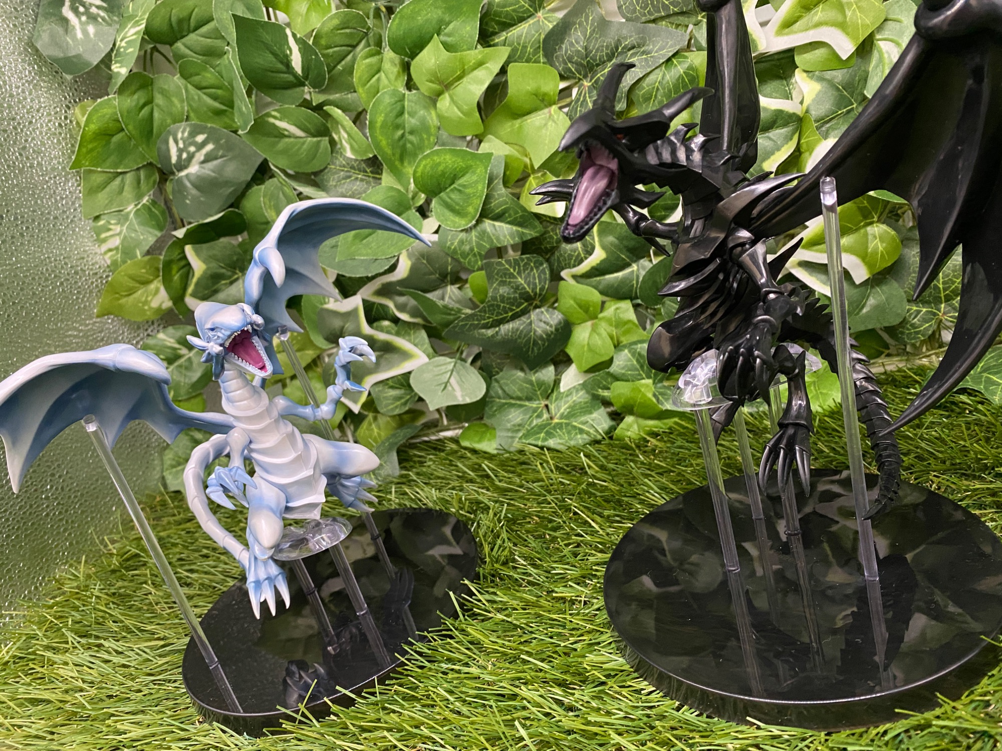 ☆遊戯王☆】レッドアイズ・ブラックドラゴンと青眼の白竜が新入荷致し