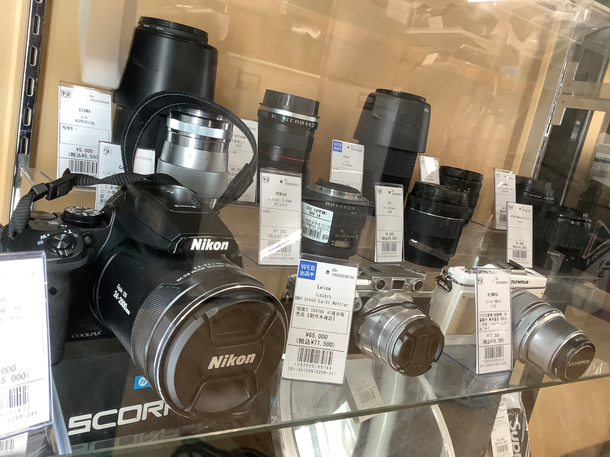 Canon】と【TAMRON】の一眼レフカメラやレンズの販売もしております