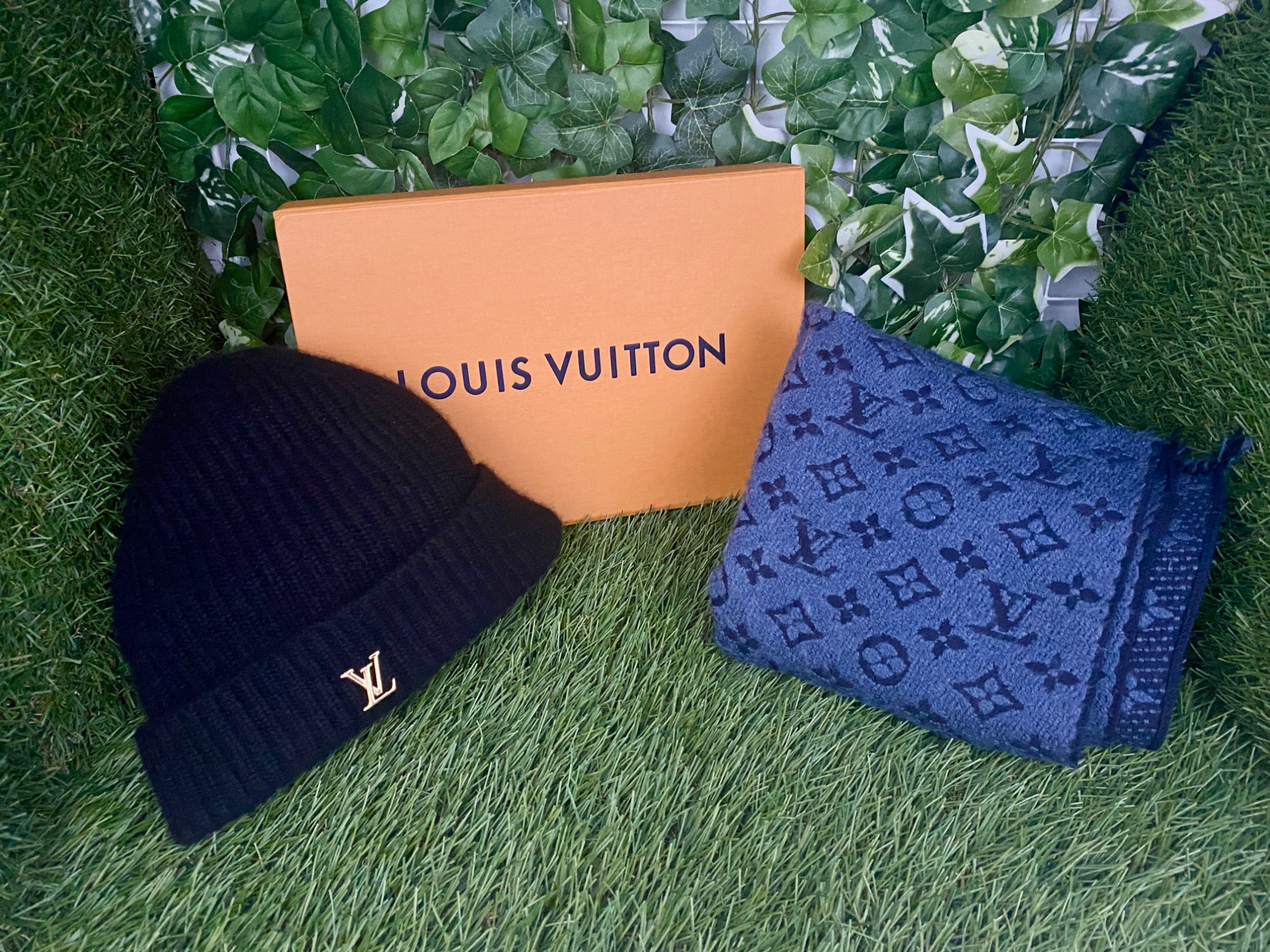 Louis Vuitton ニット帽とマフラーセット この冬にどうですか！LOUIS VUITTON【ルイ ヴィトン】のニット帽と